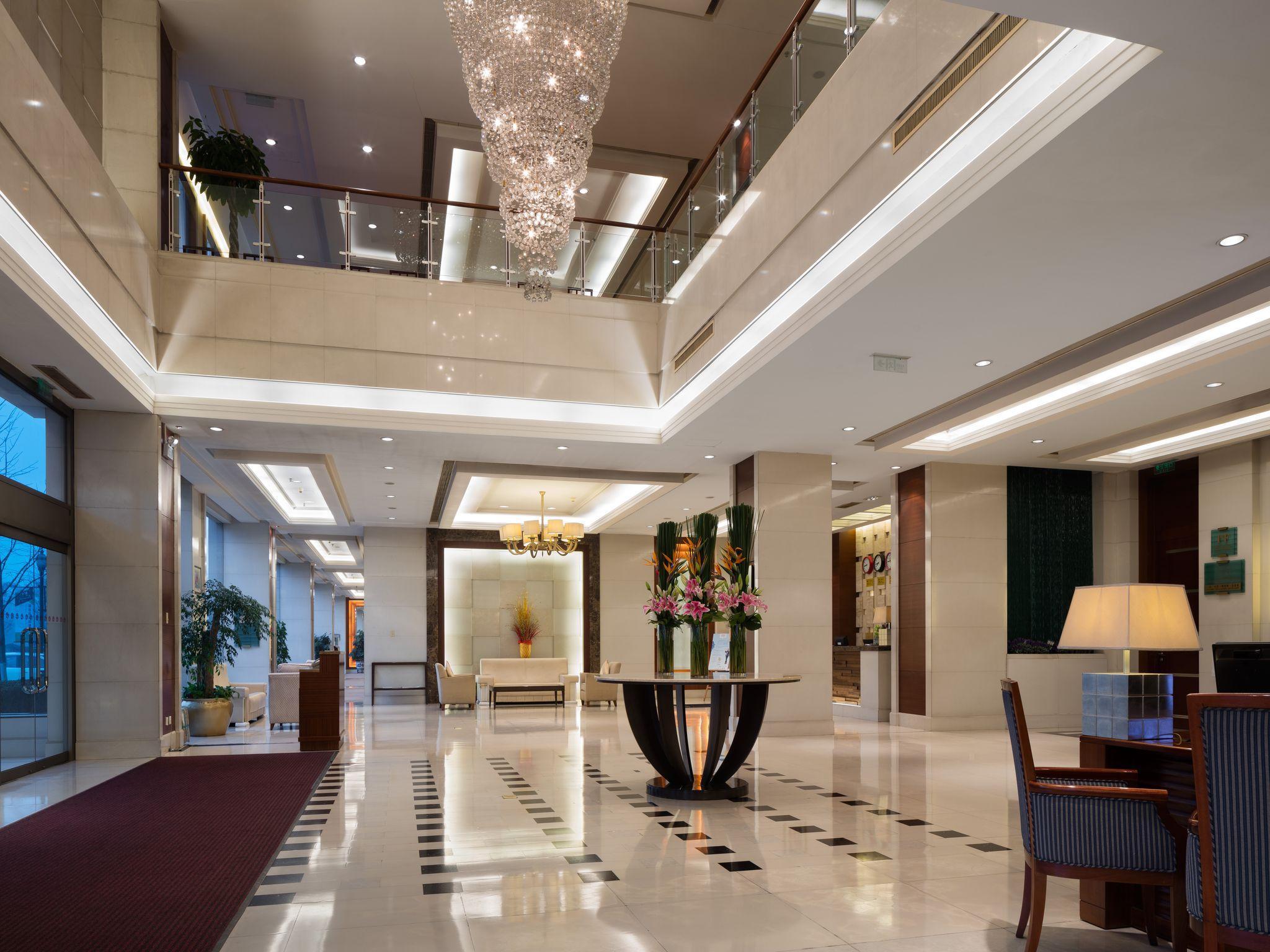 Hotel Ramada Beijing North à Changping Extérieur photo