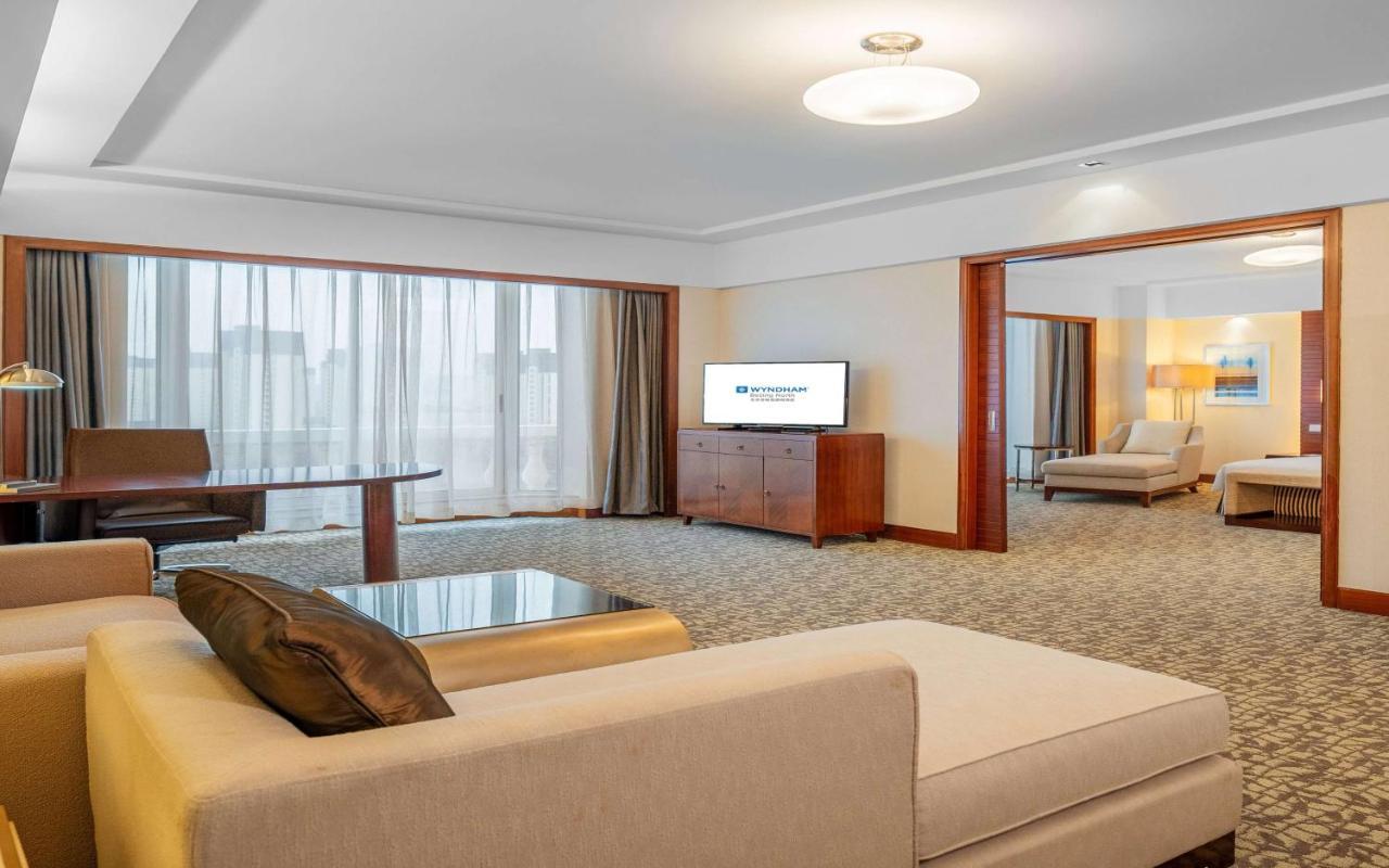 Hotel Ramada Beijing North à Changping Extérieur photo