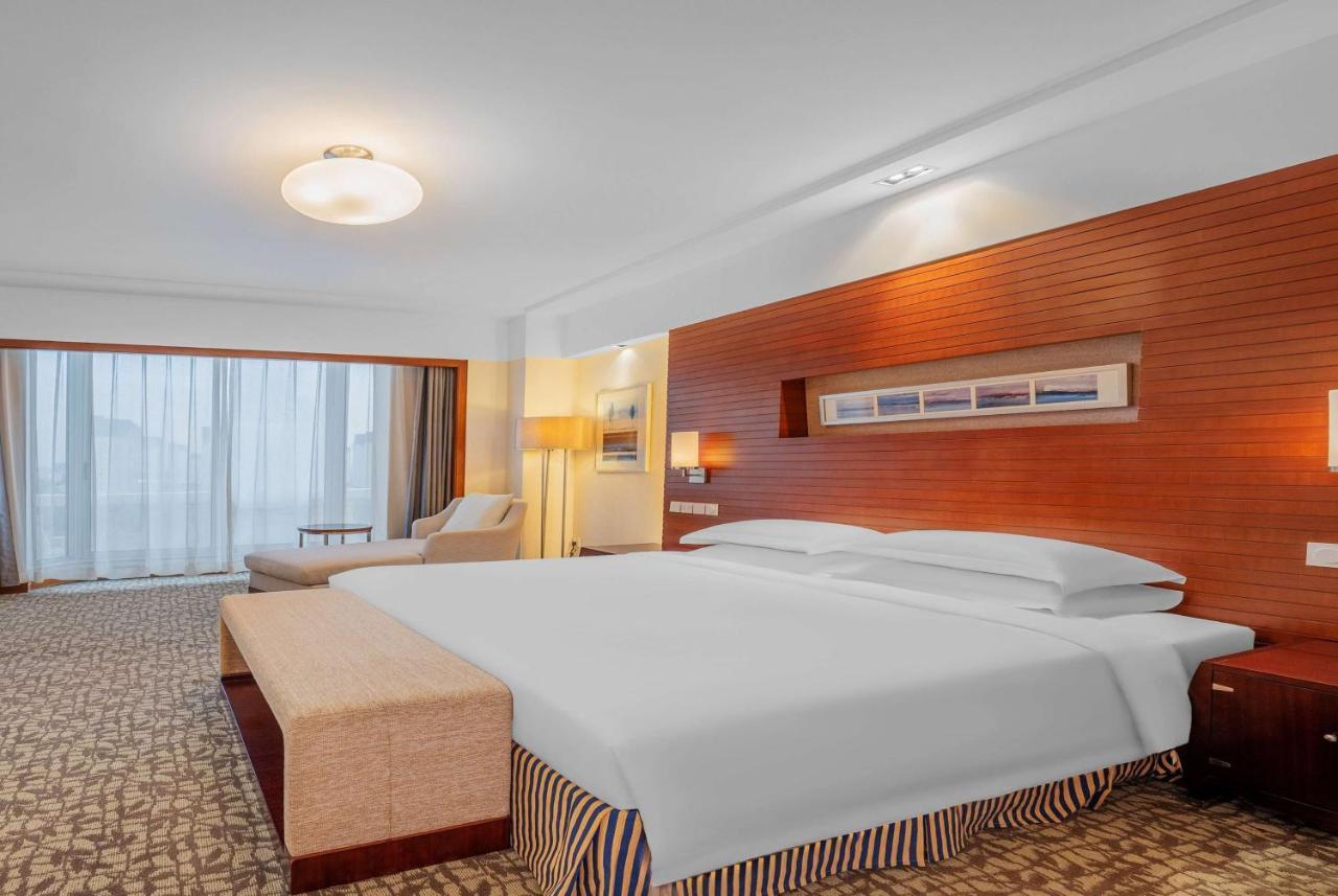 Hotel Ramada Beijing North à Changping Extérieur photo