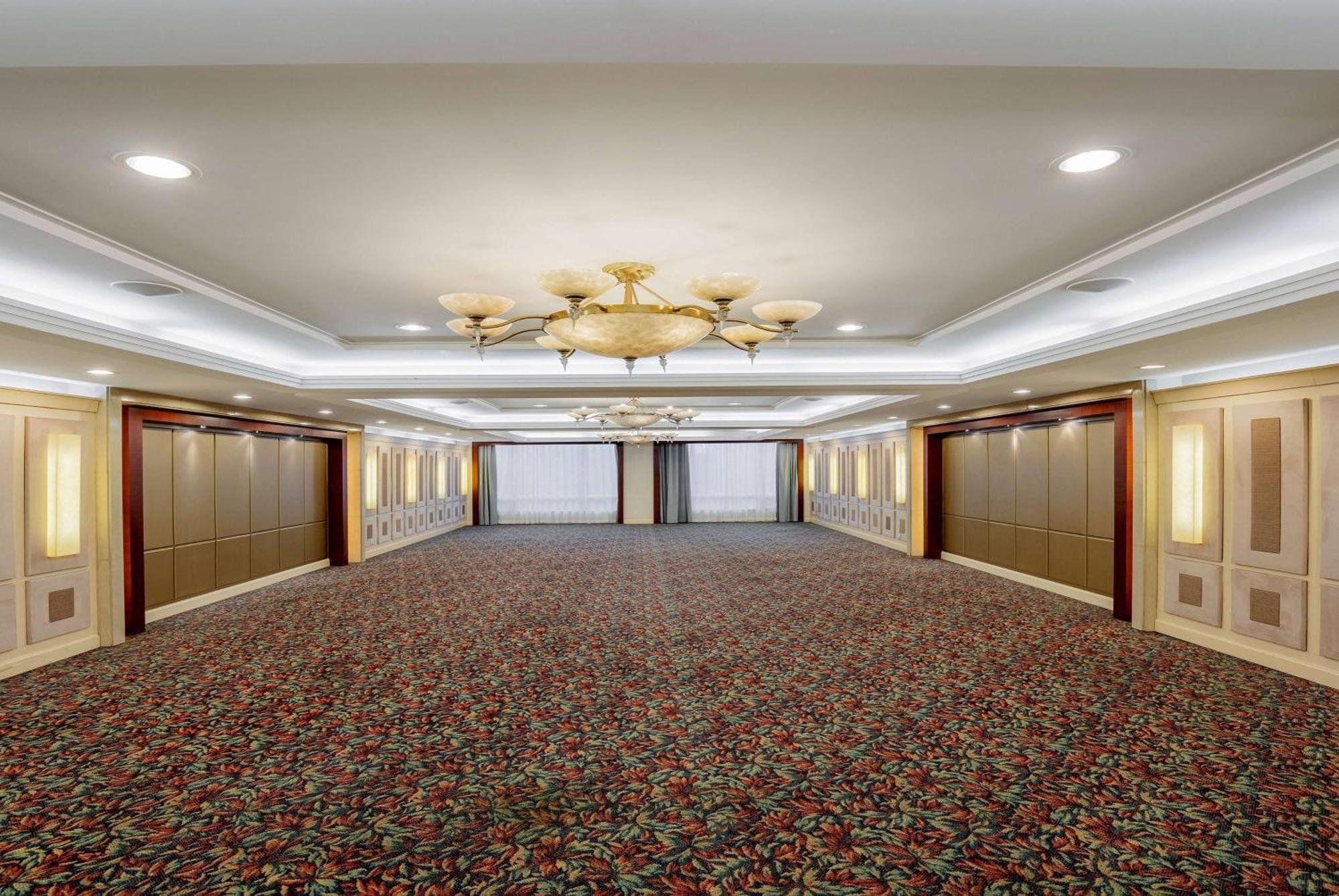Hotel Ramada Beijing North à Changping Extérieur photo