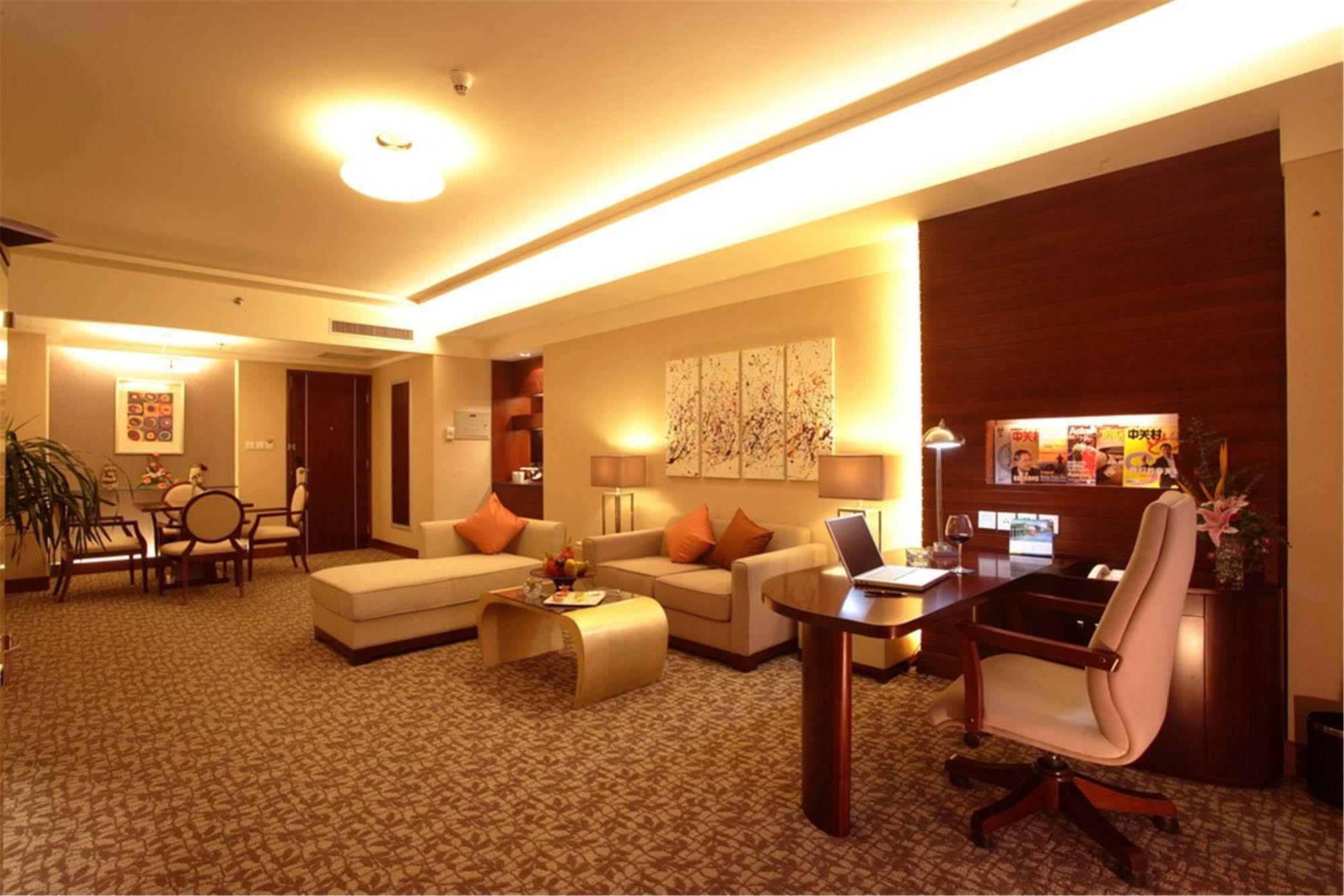 Hotel Ramada Beijing North à Changping Extérieur photo